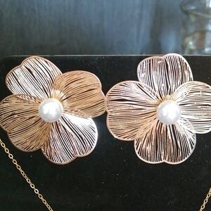 Gold metallic earrings